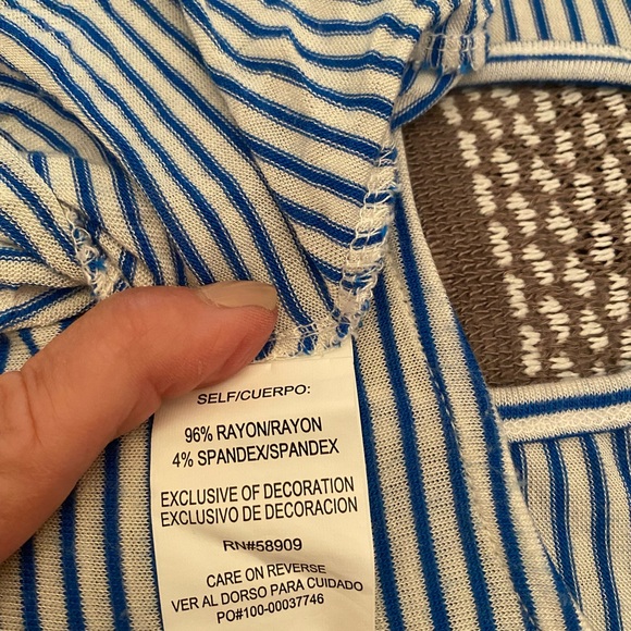 Striped Ruffled Sleeve Top - Picture 4 of 5